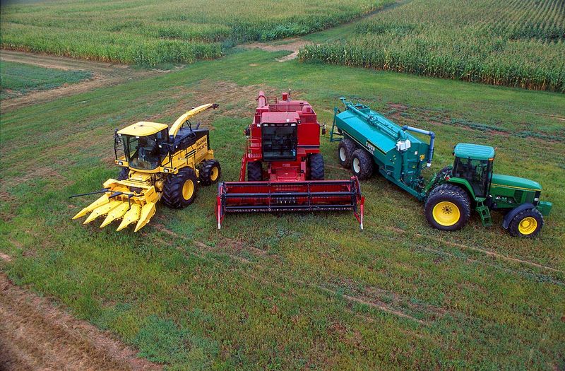 File:Agricultural machinery.jpg